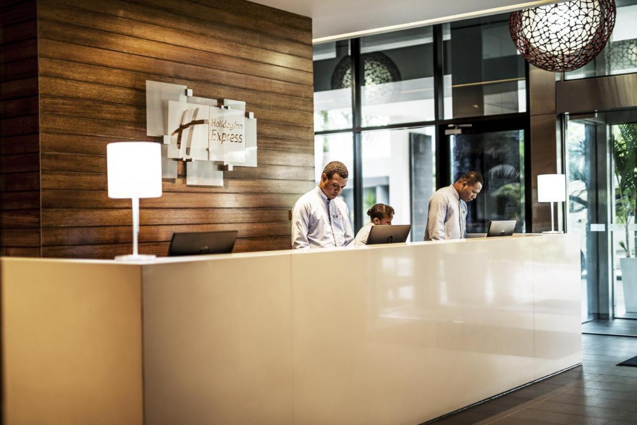 Holiday Inn Express Port Moresby By Ihg Екстер'єр фото